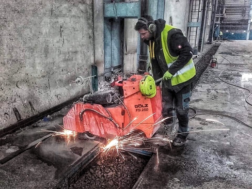 řezání betonové podlahy