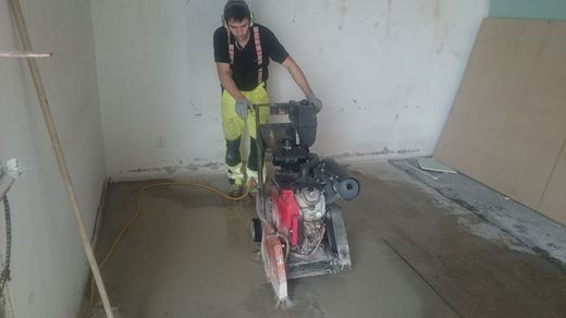 řezání sprárovou pilou